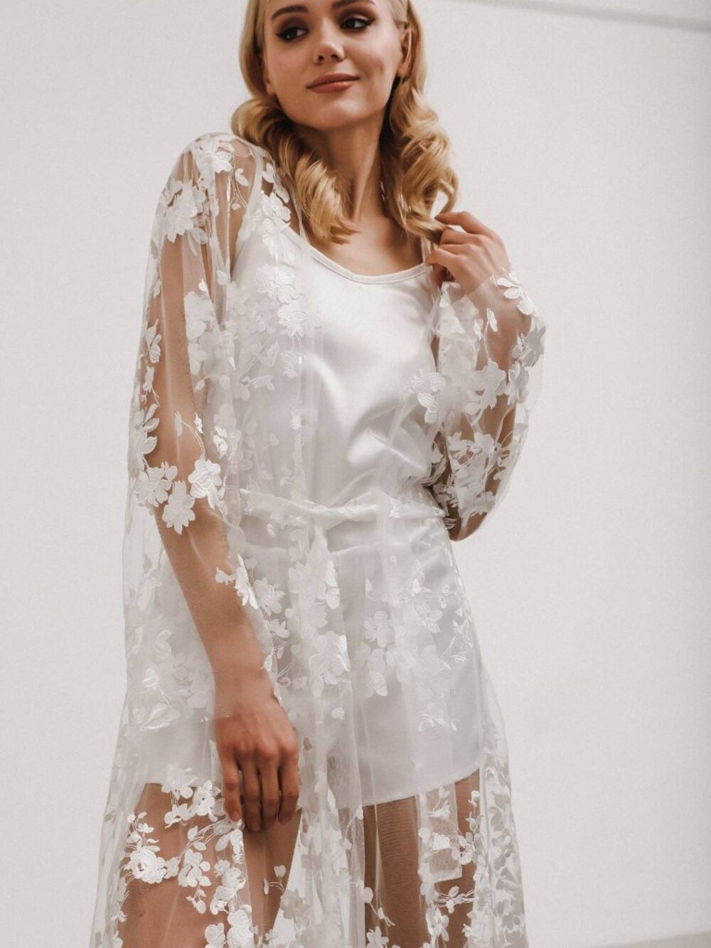 Ivy Lace Robe - Picture 5 of 6